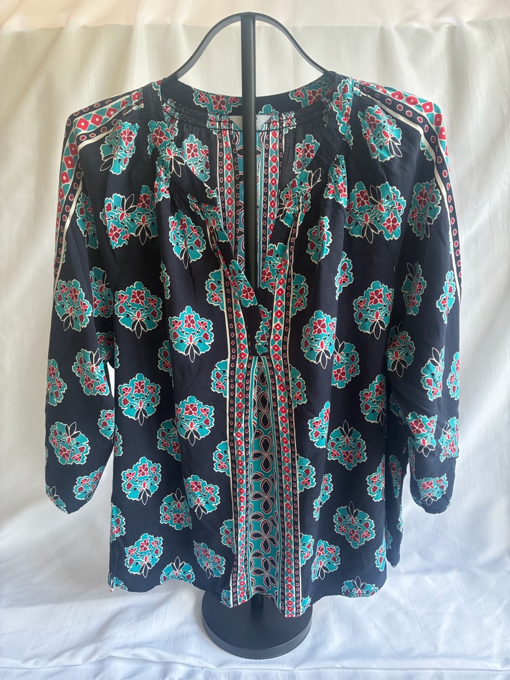 Crown & Ivy Navy Floral Print Boho Popover Blouse with Teal and Red Accents